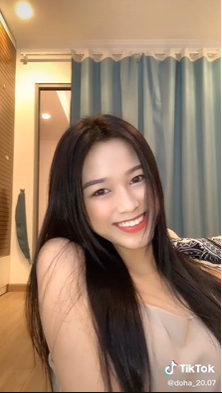 Chia sẻ clip đời thường, Hoa hậu Đỗ Thị Hà được khen xinh đẹp tự nhiên - ảnh 1