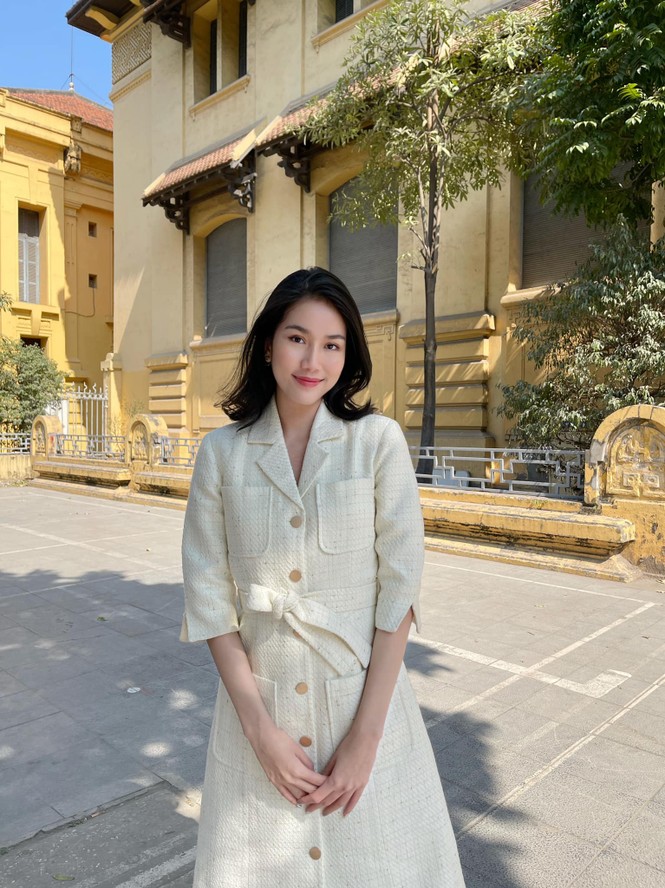 Đi ăn vỉa hè, Hoa hậu Đỗ Thị Hà và Á hậu Phương Anh giản dị vẫn xinh đẹp rạng rỡ - ảnh 8