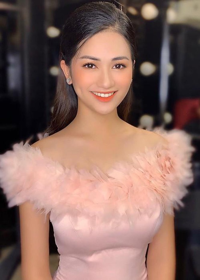 Người đẹp Kinh Bắc từng thi Hoa hậu Việt Nam dẫn bản tin Bất động sản của VTV - ảnh 3