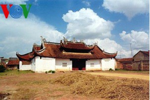 Chuyện chỉ có ở Việt Nam: Dùng cuốc, xẻng để “trùng tu” di tích - ảnh 1