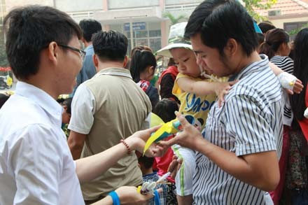 Ra mắt thư viện xanh dành cho bệnh nhi - ảnh 7
