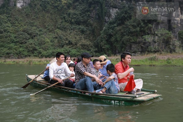 Thót tim với những chuyến đò không áo phao ở Tràng An - ảnh 6