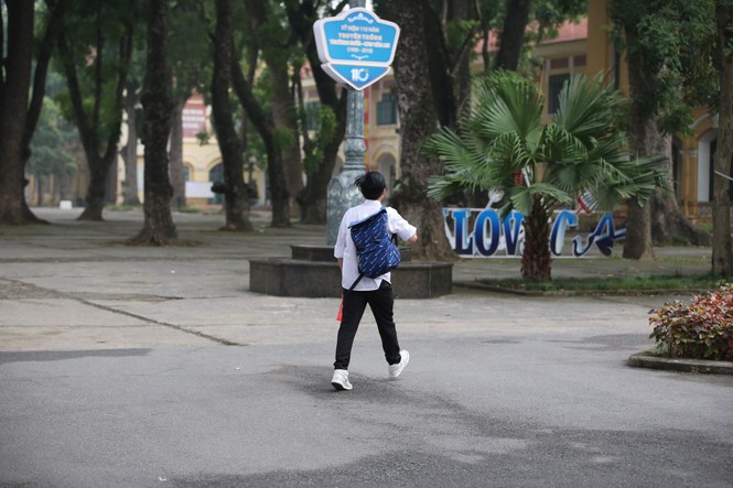 Ngày đầu thi THPT 2019: Siết chặt an ninh, cập nhật giải đề thi Ngữ Văn - ảnh 43