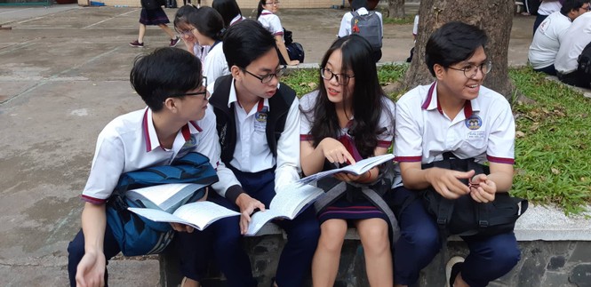 Ngày đầu thi THPT 2019: Siết chặt an ninh, cập nhật giải đề thi Ngữ Văn - ảnh 8