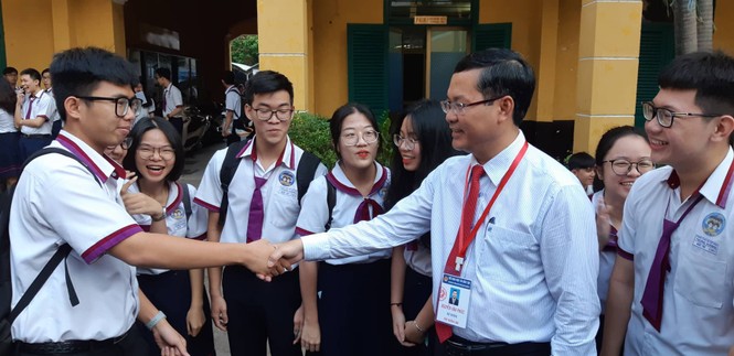 Ngày đầu thi THPT 2019: Siết chặt an ninh, cập nhật giải đề thi Ngữ Văn - ảnh 9