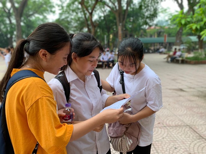 Ngày đầu thi THPT 2019: Siết chặt an ninh, cập nhật giải đề thi Ngữ Văn - ảnh 4