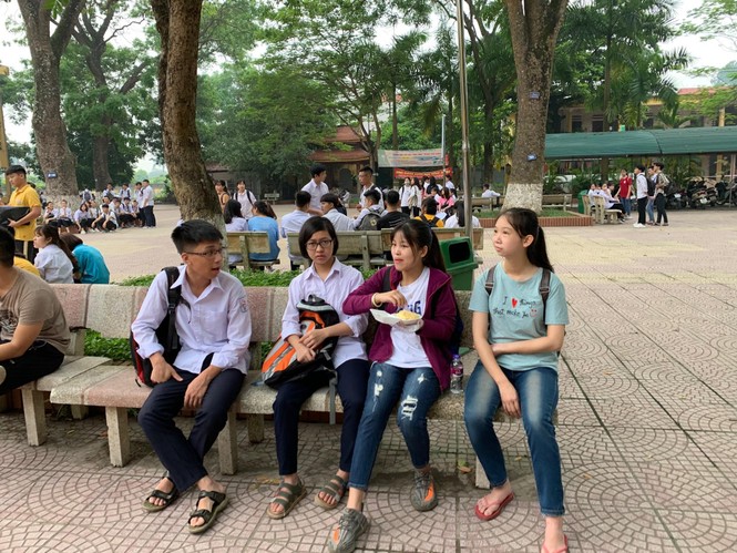 Ngày đầu thi THPT 2019: Siết chặt an ninh, cập nhật giải đề thi Ngữ Văn - ảnh 3