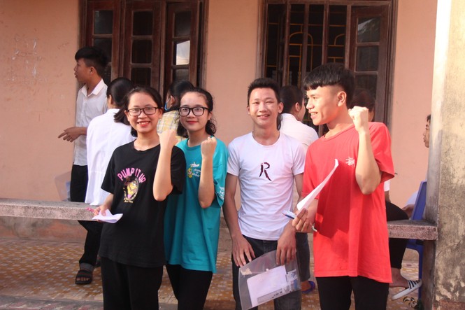 Ngày đầu thi THPT 2019: Siết chặt an ninh, cập nhật giải đề thi Ngữ Văn - ảnh 41