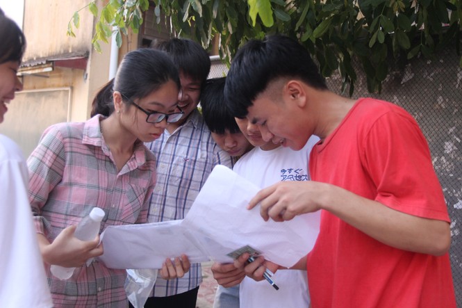 Ngày đầu thi THPT 2019: Siết chặt an ninh, cập nhật giải đề thi Ngữ Văn - ảnh 39