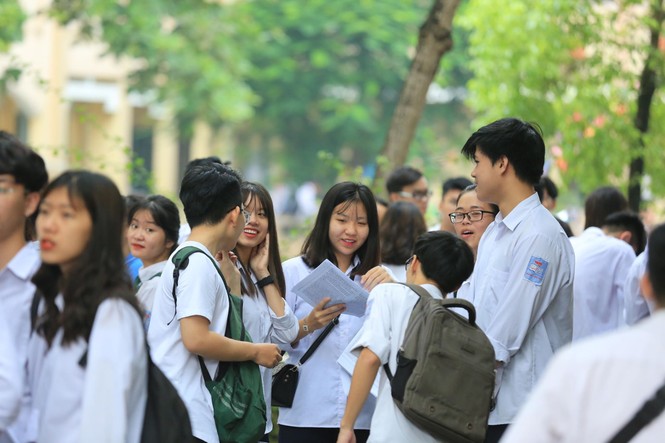 Ngày đầu thi THPT 2019: Siết chặt an ninh, cập nhật giải đề thi Ngữ Văn - ảnh 24