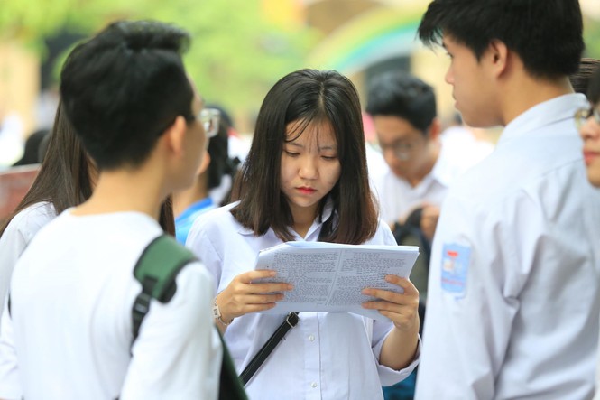 Ngày đầu thi THPT 2019: Siết chặt an ninh, cập nhật giải đề thi Ngữ Văn - ảnh 25