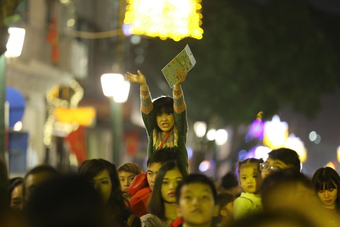 Pháo hoa rực sáng đón năm mới 2020 - ảnh 31