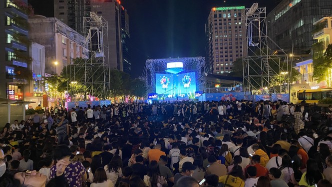 Pháo hoa rực sáng đón năm mới 2020 - ảnh 42