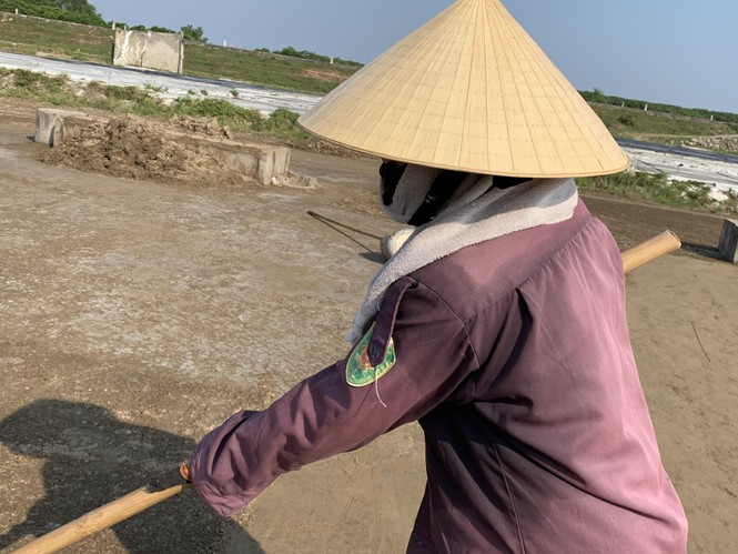Hạt muối nhọc nhằn của diêm dân ngày nắng đỉnh điểm - ảnh 5