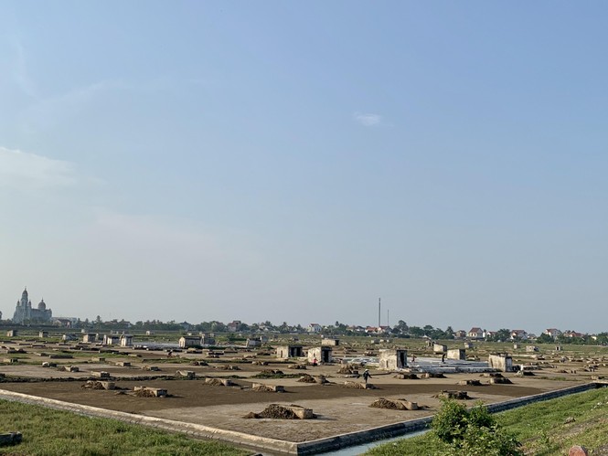 Hạt muối nhọc nhằn của diêm dân ngày nắng đỉnh điểm - ảnh 2