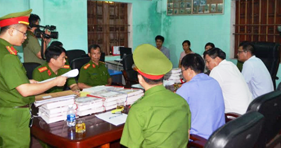 Khởi tố bị can đối với 2 trưởng phòng của UBND huyện ở Nghệ An - ảnh 1