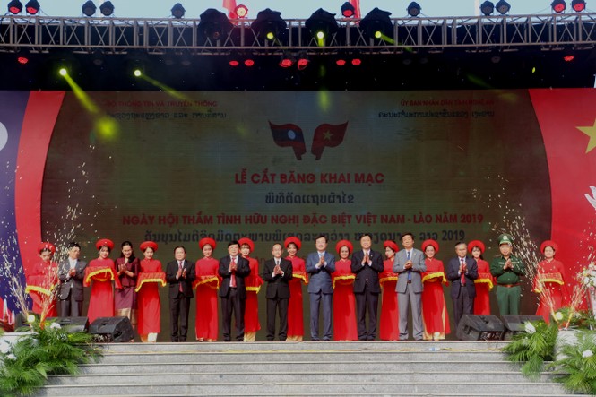 Ngày hội “Thắm tình hữu nghị đặc biệt Việt Nam - Lào” 2019 - ảnh 5
