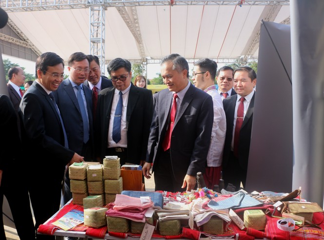 Ngày hội “Thắm tình hữu nghị đặc biệt Việt Nam - Lào” 2019 - ảnh 2