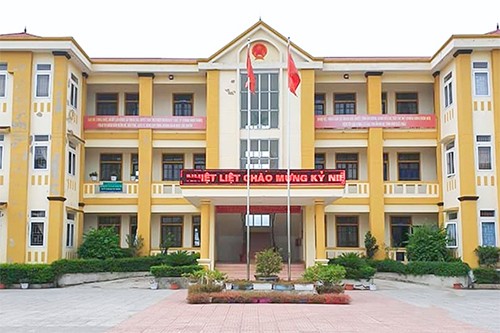 Phó bí thư xã bị cách hết chức vụ trong Đảng do vợ đi tù - ảnh 1