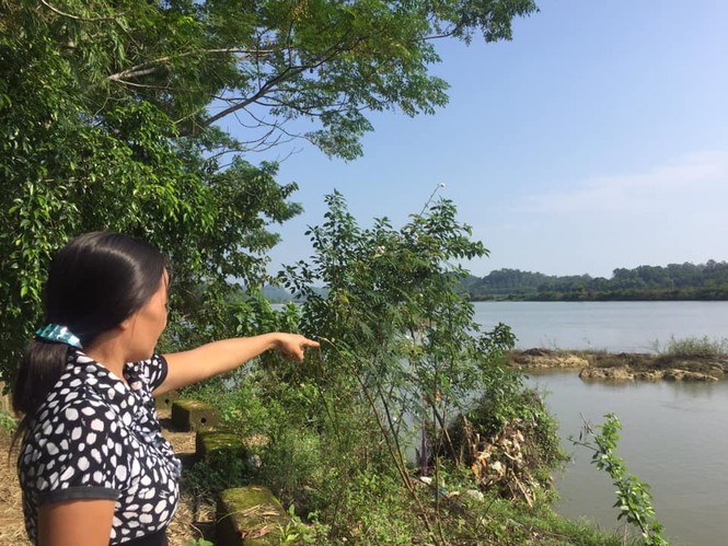 Sông lấn làng, trăm hộ dân sống thấp thỏm bên miệng “hà bá” - ảnh 2