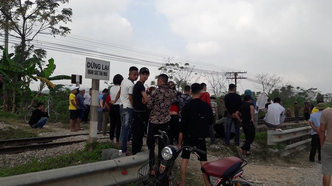 Người phụ nữ bị tàu hỏa đâm tử vong khi trên đường về nhà - ảnh 1