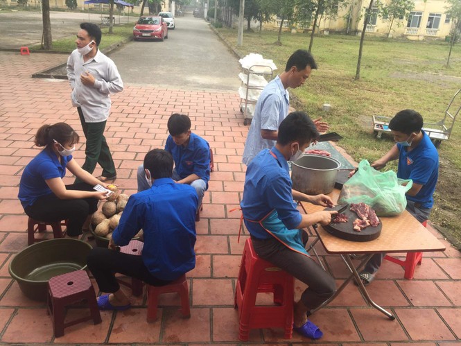 Tặng bánh chưng xanh - Thắng nhanh COVID-19 - ảnh 12
