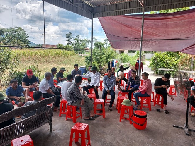Người thân nạn nhân tiết lộ thông tin nghi phạm vụ bé 5 tuổi tử vong trong rừng - ảnh 2