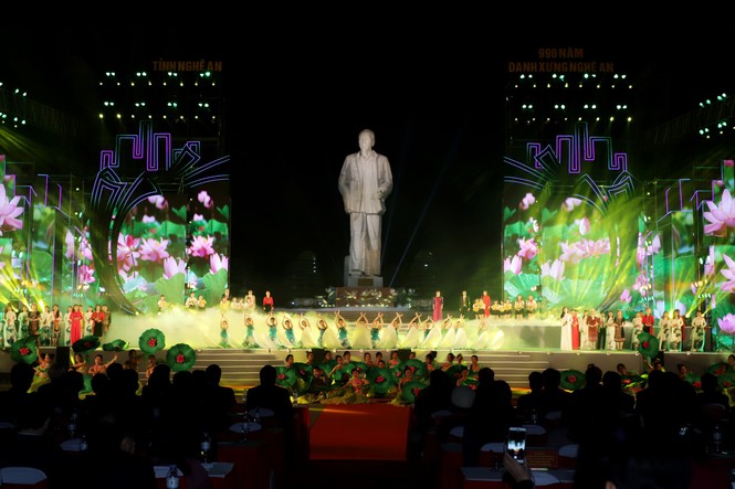 Chủ tịch Quốc hội: Truyền thống lịch sử văn hóa xứ Nghệ sẽ tạo Kỳ tích sông Lam - ảnh 1