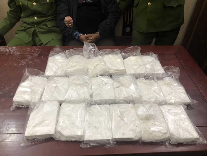 Trinh sát dầm mưa trong đêm mật phục bắt giữ đối tượng mua bán 19 bánh heroin - ảnh 1