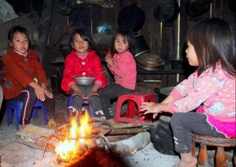 Muôn kiểu chống rét của người dân vùng núi - ảnh 6