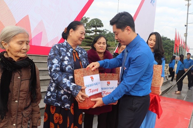 Tỉnh đoàn Nghệ An phát động 90 ngày thi đua chào mừng kỷ niệm 90 năm thành lập Đoàn - ảnh 4