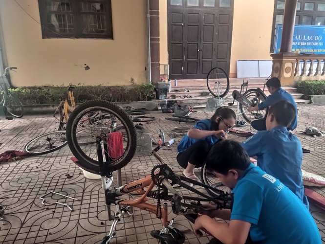 Đoàn thanh niên Hà Tĩnh “biến” phế liệu thành xe đạp tặng cho học sinh nghèo - ảnh 3