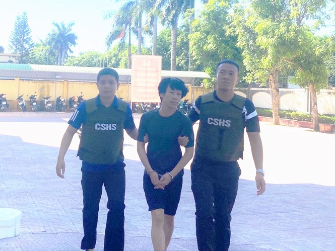 Bực tức vì gọi điện vợ cũ không nghe, mang xăng đến nhà mẹ vợ phóng hỏa - ảnh 2