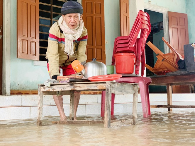 Hà Tĩnh hỗ trợ nhân dân khắc phục hậu quả do bão, lũ - ảnh 2