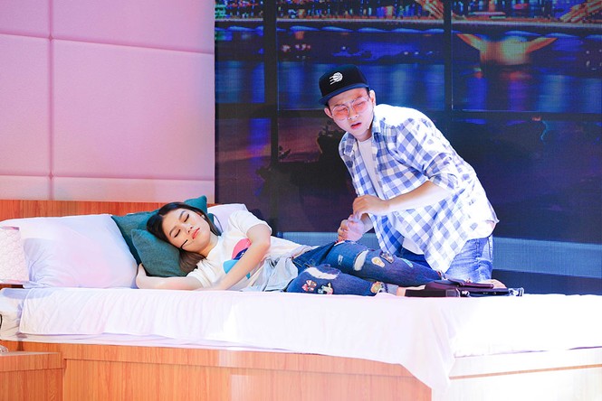 Hoài Lâm ngại ngùng khi được hỏi về cảnh nóng với Ngọc Thanh Tâm - ảnh 1