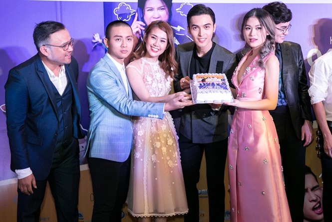 Dàn sao đình đám đi xem phim của 'vợ chồng' Đàm Vĩnh Hưng -Trang Trần - ảnh 5