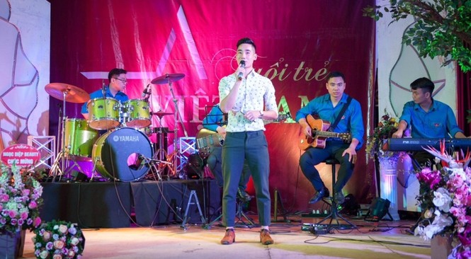 Dàn ca sĩ tham gia chuỗi chương trình thiện nguyện 'Tuổi trẻ Việt Nam' - ảnh 2