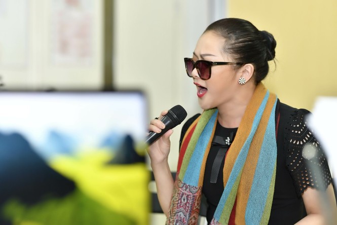 Sau tin đồn cưới Ngọc Sơn, Như Quỳnh rạng rỡ bên Quang Dũng tập show - ảnh 2