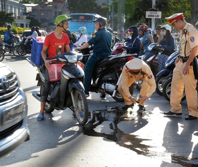 Trao 17 giải thưởng ảnh Hà Nội ứng xử văn minh, thanh lịch - ảnh 1