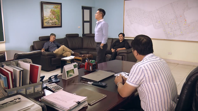 Sinh tử tập 31: Dân “bắt” chủ tịch huyện làm con tin, đòi công bằng vụ bán đất - ảnh 2