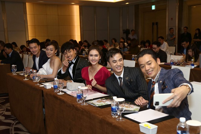 Phương Oanh ‘Quỳnh búp bê’ thành cô giáo làng ‘Cô gái nhà người ta’ - ảnh 1