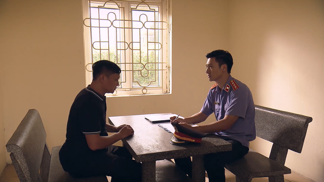 Sinh tử tập 40: Ngã giá để hối lộ thay, Vũ đáp trả ‘tưởng công chức ăn chay à'? - ảnh 1