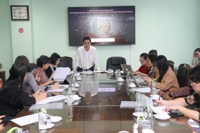 Hoài Linh, Xuân Bắc, Công Lý, Thu Quỳnh có tên trong hơn 200 nghệ sỹ của năm - ảnh 1
