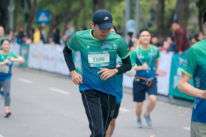 Mai Phương Thúy, Đỗ Mỹ Linh, Mai Ngọc thi chạy với Thanh Sơn, Xuân Nghị - ảnh 3