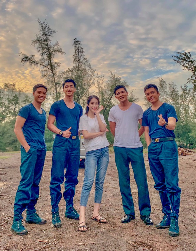 Lộ ảnh hậu trường phim Tết của Bình An, Thanh Sơn - ảnh 4