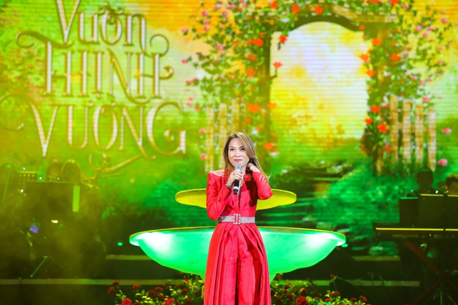 Mỹ Tâm cởi phăng áo giữa trời đông Hà Nội, khuyên khán giả yêu bất chấp - ảnh 2