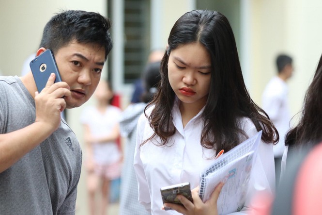 Phụ huynh, học sinh Thủ đô căng thẳng trước kỳ thi lớp 10 - ảnh 2