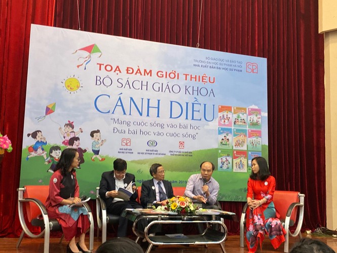 SGK Toán hiện hành: Khó tới mức giáo sư Toán mới hiểu hết - ảnh 1