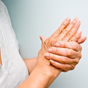 Cẩn thận với thói quen bẻ khớp - ảnh 1