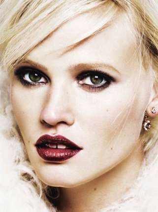 Lara Stone quyến rũ đón Giáng sinh - ảnh 4